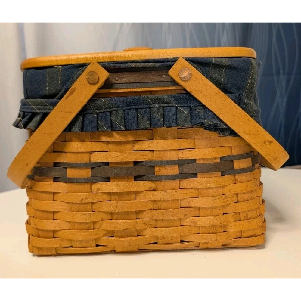 Longaberger 1998 Collectors Club Harbor Basket –Liner & Protector